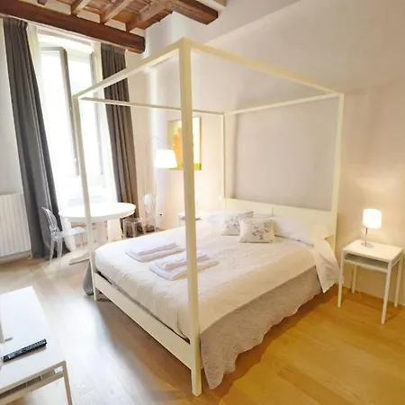 Apartment Keys Of Italy - Albero 15 Small - Train Station For Couples 2nd Floor