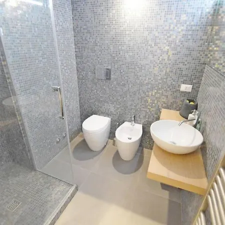 Keys Of Italy - Albero 15 Small - Train Station For Couples 2nd Floor